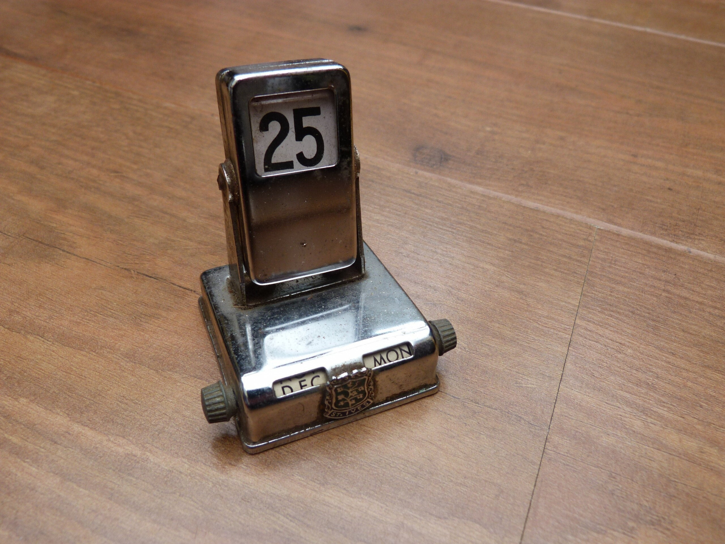 Vintage Metal Perpetual Flip Calendar, St Ives Cornwall Souvenir