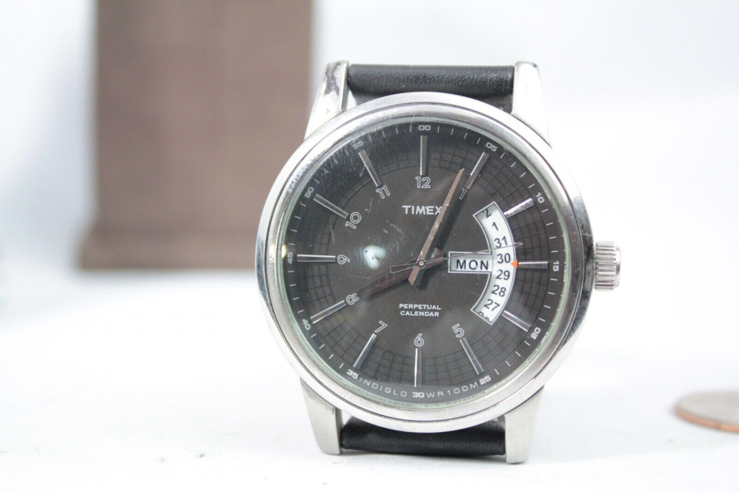 Vintage TIMEX Perpetual Calendar Color: Black Wrist watch